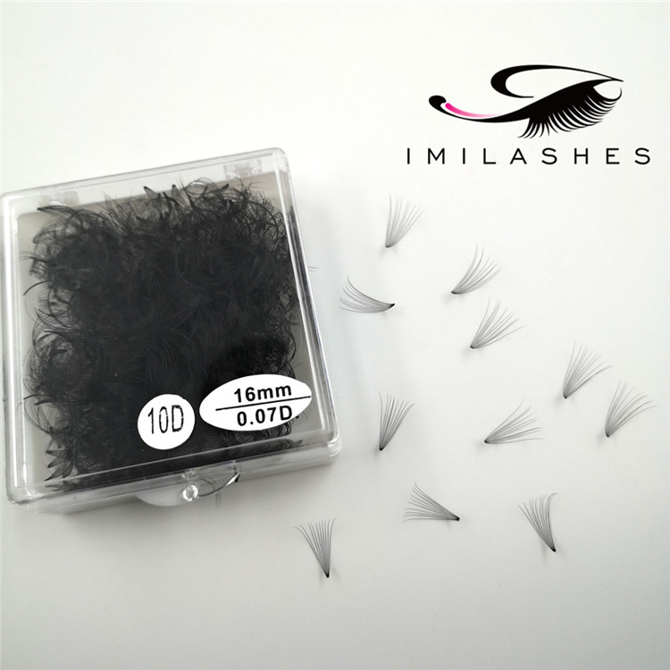 Loose volume fans heat bonded premade lashes - A