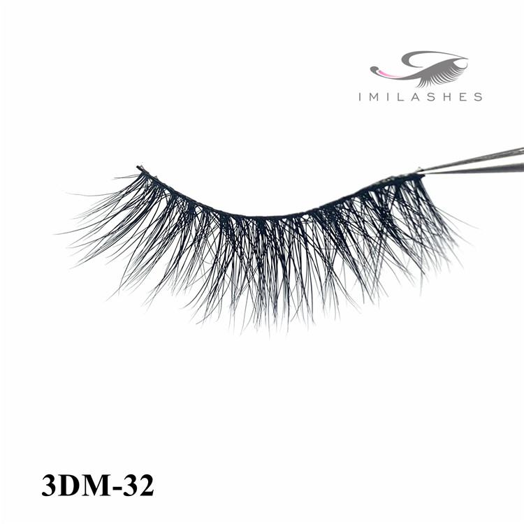 What are 3d lashes and strip eyelash wholesale distributor-D