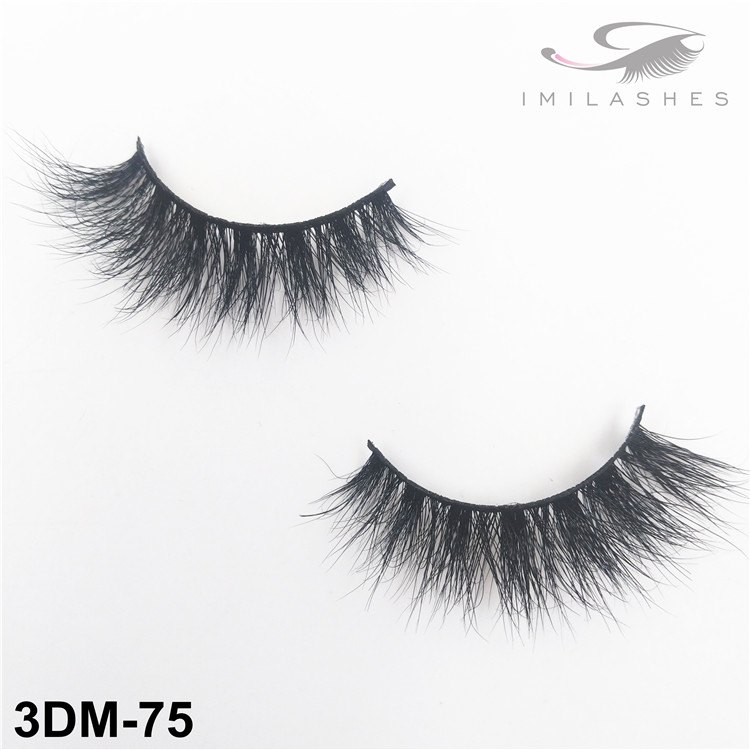 natural-eyelash-glue.jpg